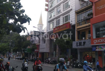 Bán Khách sạn 3 sao, mặt tiền Nguyễn Trãi, Q.1 giá hấp dẫn