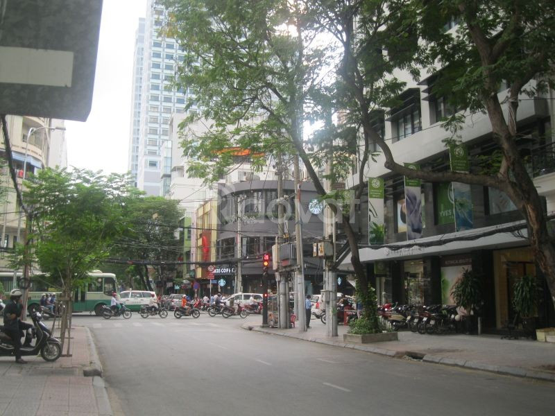 Nhà mặt tiền Trương Định, Quận 1, 105m2, 3 tầng, pháp lý rõ ràng