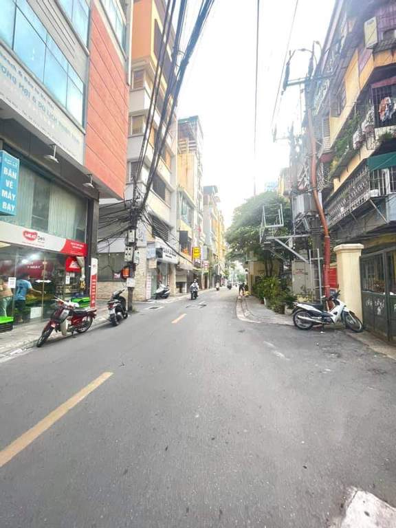 Bán nhà mặt phố Vạn Bảo Ba Đình, lô góc, thang máy, kinh doanh
